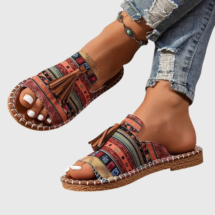 Nathalie | Bohemiska sandaler med pompoms