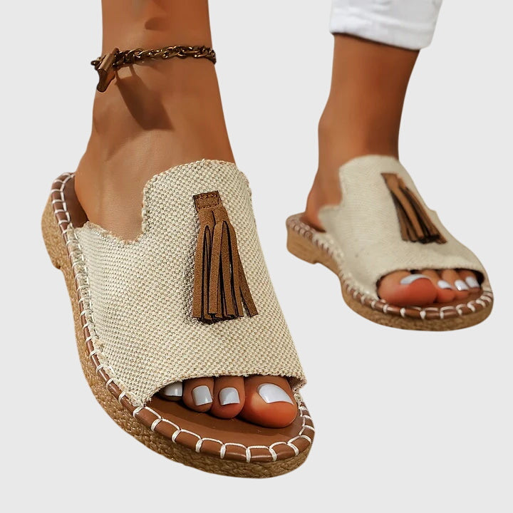 Nathalie | Bohemiska sandaler med pompoms